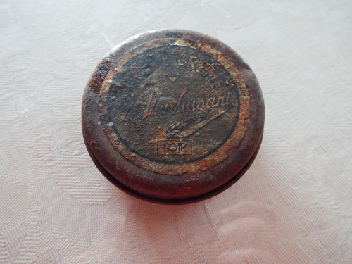 Ancienne boîte cirage le - de,