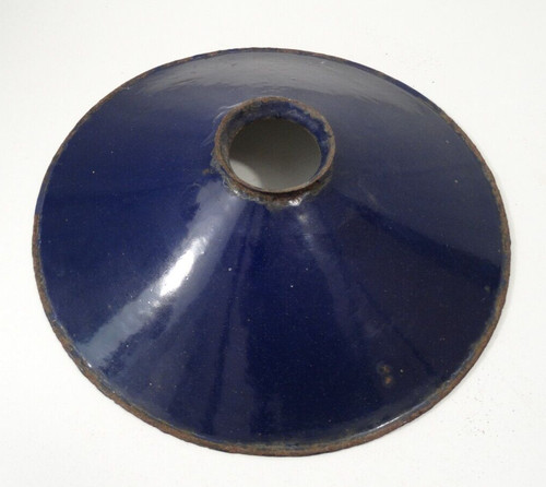 Ancien luminaire industriel