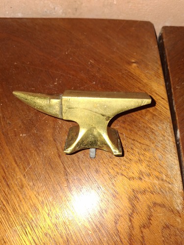 Ancienne petite enclume - , de