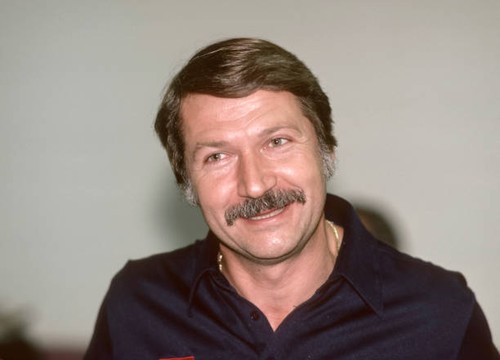 Coach bela karolyi - coach,