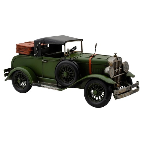 Voiture ancienne modèle tôle