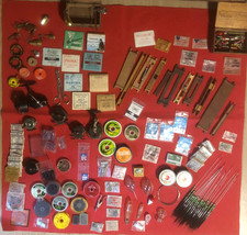 MATERIEL DE PÊCHE ANCIEN (MOULINETS, BOBINES, CUILLERES, FLOTTEURS...)