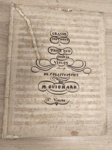 Ancien livre partitions violon