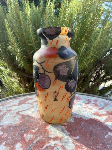 Vase signé leune - «, –
