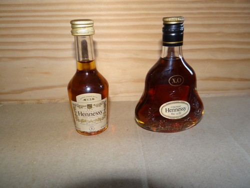 Deux rares mignonnettes cognac - deux,