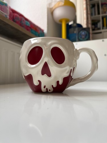 Disney store mug cup snow - disney,