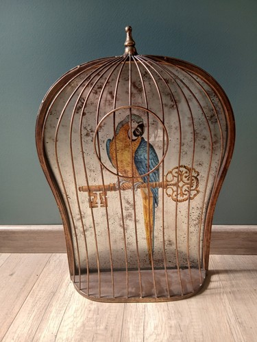 Tres grand trompe - trompe, cage