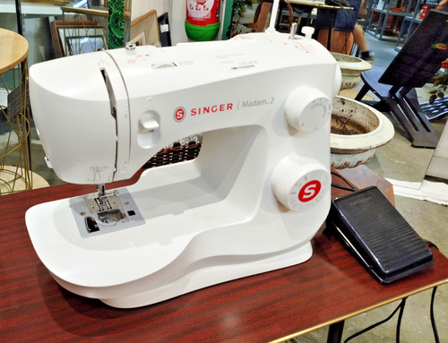 Machine coudre singer madam - a,