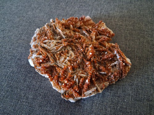 Top vanadinite sur barytine - barytine,