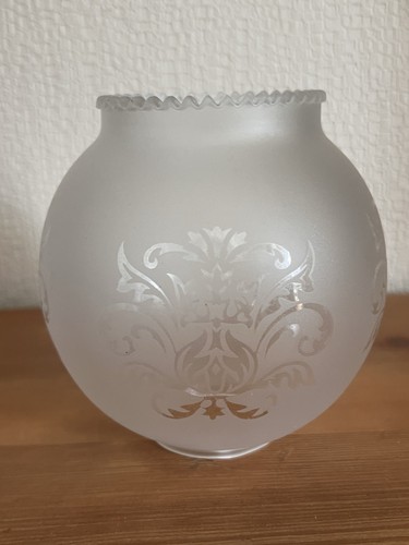 Ancien globe lampe pétrole - ancien,