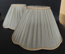 Lot de deux abats jour vintage