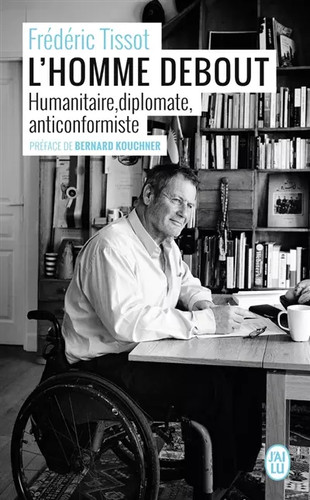 Homme debout humanitaire - l'homme, debout: