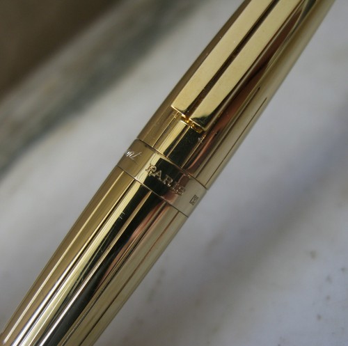 Magnifique stylo bille t - bille, s.t