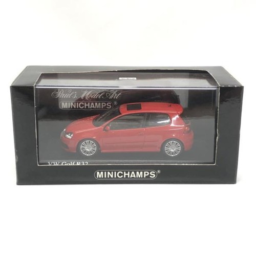 Golf r32 2005 - 1/43,