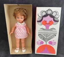 ANCIENNE POUPÉE BELLA en