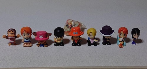 Lot mini figurines one - mini,