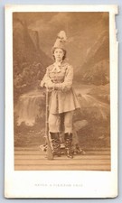 CDV 1865 Femme en costume de