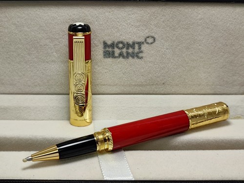 Stylo roller rouge Montblanc