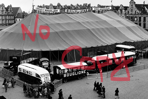 Cirque bouglione avec - bouglione, camions