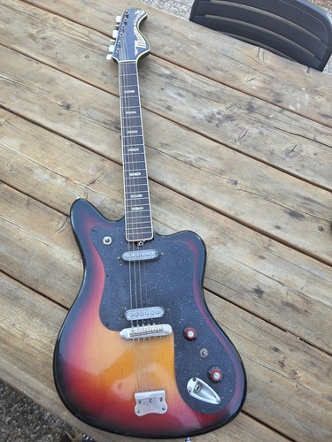 Ancienne guitare électrique