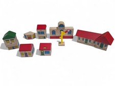 Vintage Brio  WOODEN HOTEL #33577 (1995)  Station #33378 City Small town 33379