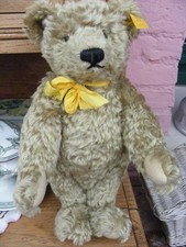Edward Bear Steiff with his button born 1960 in very good condition height 32 cm