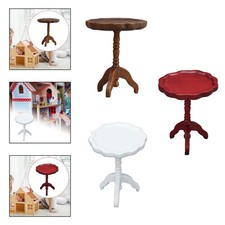 Table de maison de poupée en