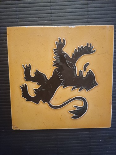 Ancien carrelage lion des - -,