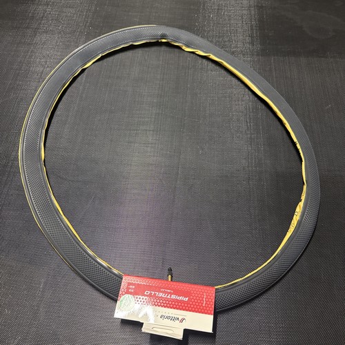 Vittoria dugast pipistrello - a,