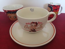 Betty Boop,  bol et soucoupe