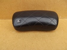CHANEL Étui à lunettes