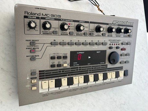 Roland mc303 read - roland, .