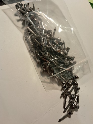 Lot 100 anciens clous - ,