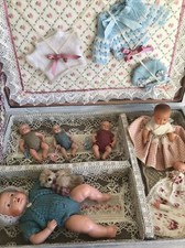 poupée ancienne Dans Son