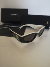 Lunettes de soleil Chanel noir