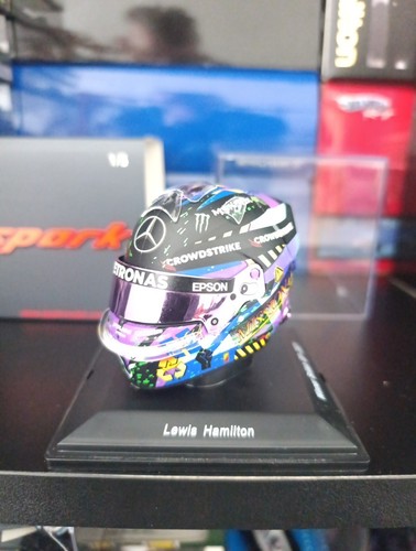 Lewis hamilton 5 mercedes - 1/5,