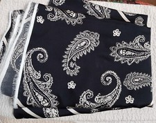 Tissus crepe Noir Fleuri pour robes… coupon 3 Mètres - 1m50