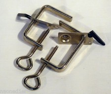 PAIRE DE SERRE JOINTS POUR