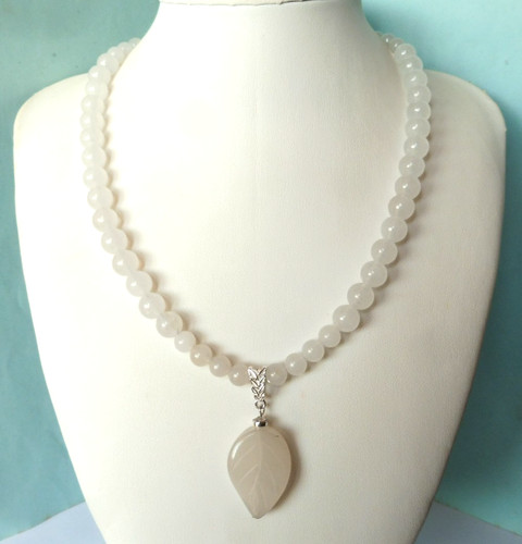 Collier jade blanc naturel - en,