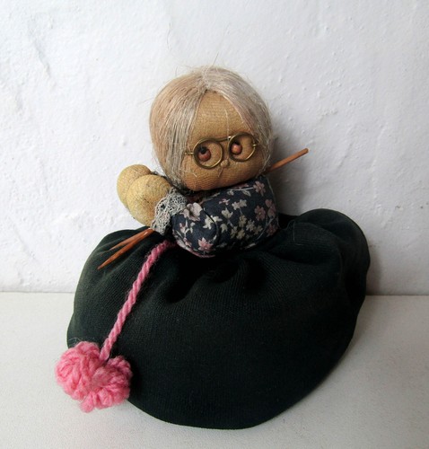 Ancienne poupée grand mère - poupée,