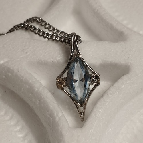 Pendentif avec chaîne pierre - pendentif,