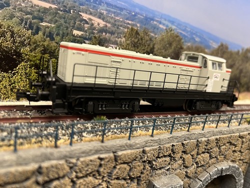 Locomotive 050 vfli - bb, piko