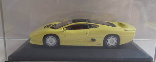 Jaguar 220 jaune - 1/43, xj