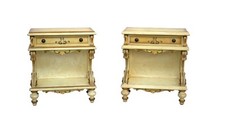 Paire de tables de chevet en