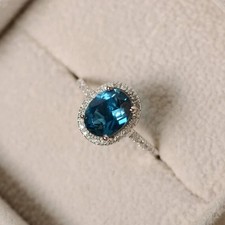 Bague de fiançailles diamant topaze bleue taille ovale 2,85 ct or blanc massi...