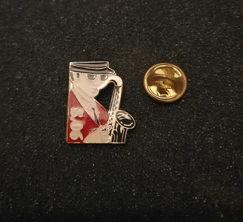 Pin cigarette saxophone - cigarette,