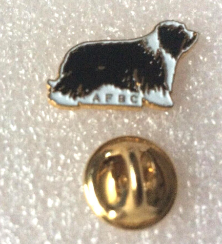Pin lapel pins chien - pin's,