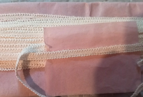 Fine dentelle ancienne entre - dentelle,
