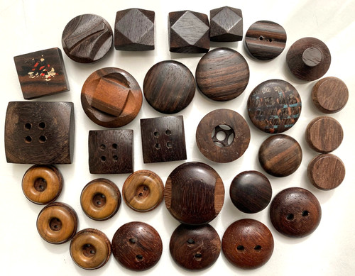Lot boutons à 32 - 30, 18