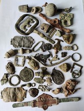 Lot D Objets Médiévaux Et